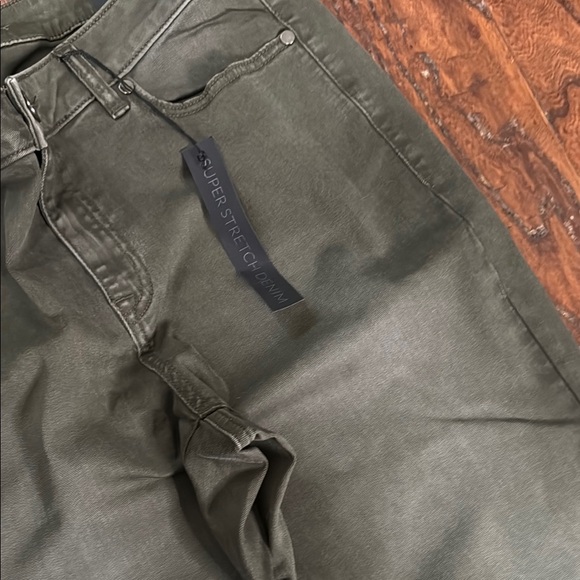 Lane Bryant Mid Rise Supper Stretch Olive Green Jean 14 NWT - Picture 13 of 15